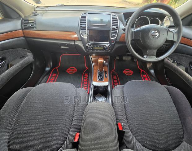 Nissan Bluebird 2012 Silver