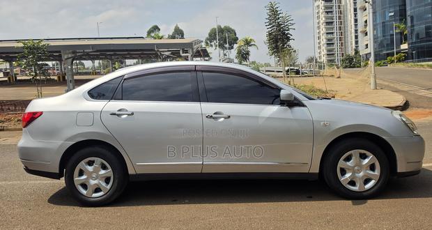 Nissan Bluebird 2012 Silver