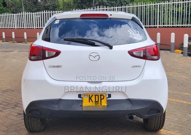 Mazda Demio 2016 Pearl