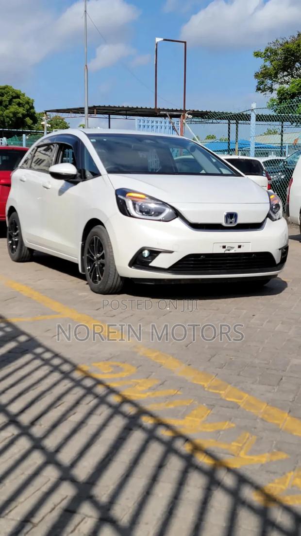 Toyota Passo 2021 White