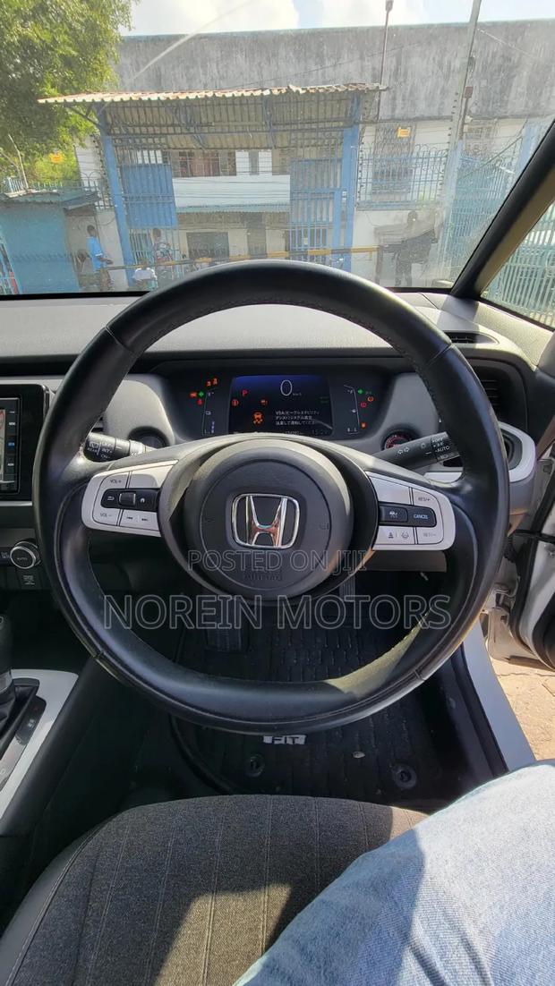 Toyota Passo 2021 White