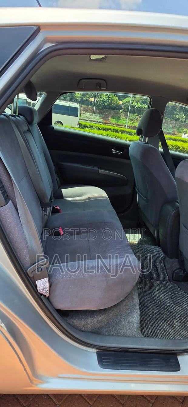 Toyota Prius 4dr Hatchback (1.8L 4cyl gas/electric hybrid CVT) 2016