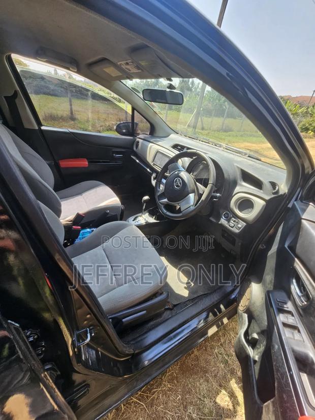 Toyota Vitz 2011 Black