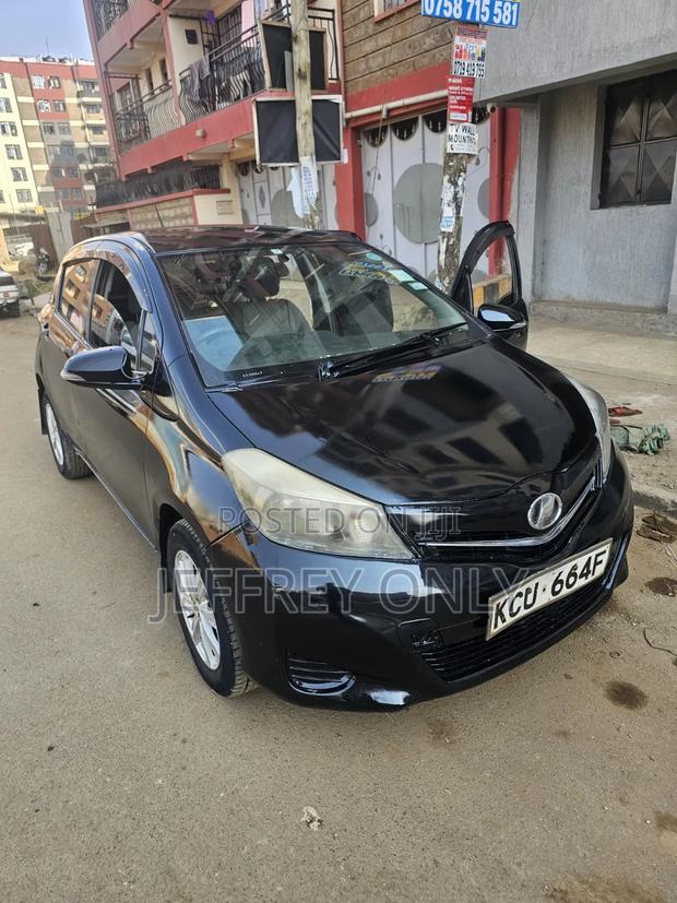 Toyota Vitz 2011 Black