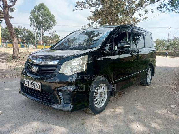 Toyota Noah 2012 Black