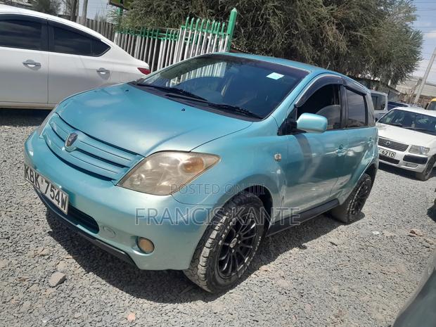Toyota IST 2006 Green