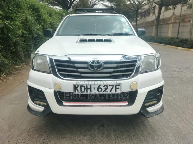 Toyota Hilux 2015 Pearl