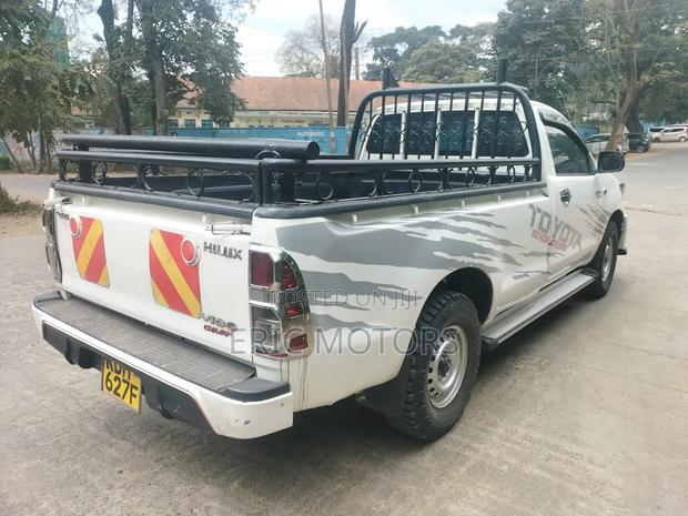 Toyota Hilux 2015 Pearl