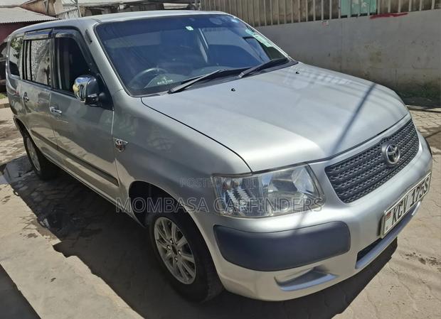 Toyota Succeed 2012 Silver