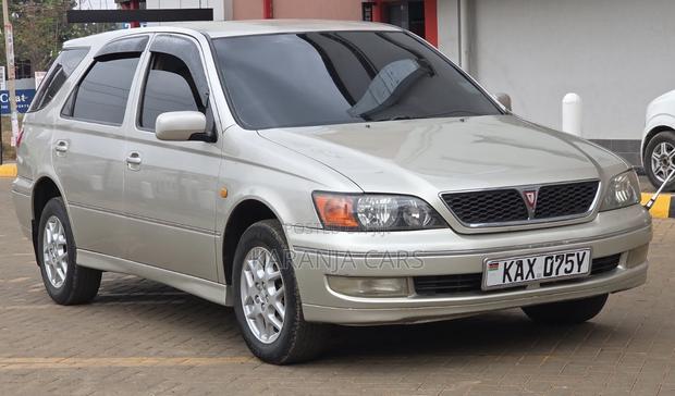 Toyota Vista 2000