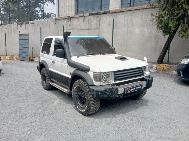 Mitsubishi Shogun 1990 White