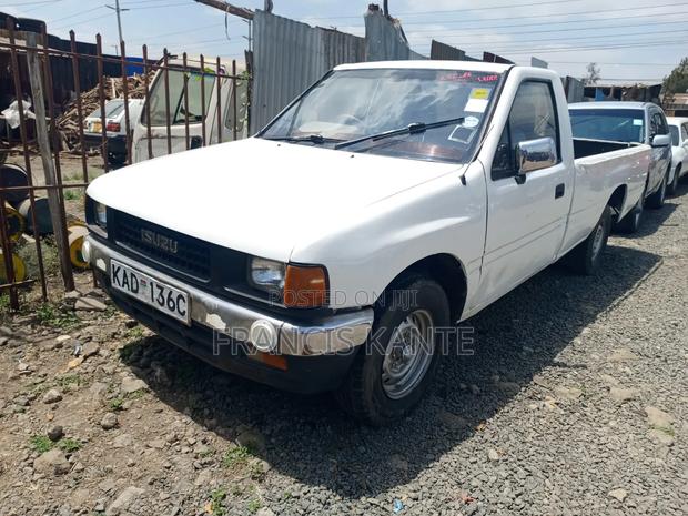Isuzu Tougher 2005 White