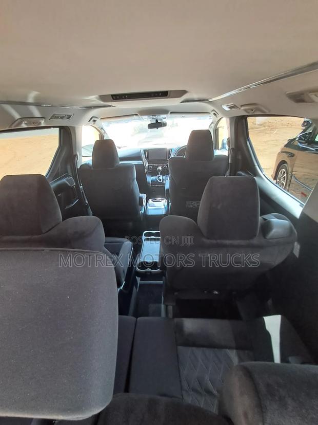 Toyota Vellfire 2019 White