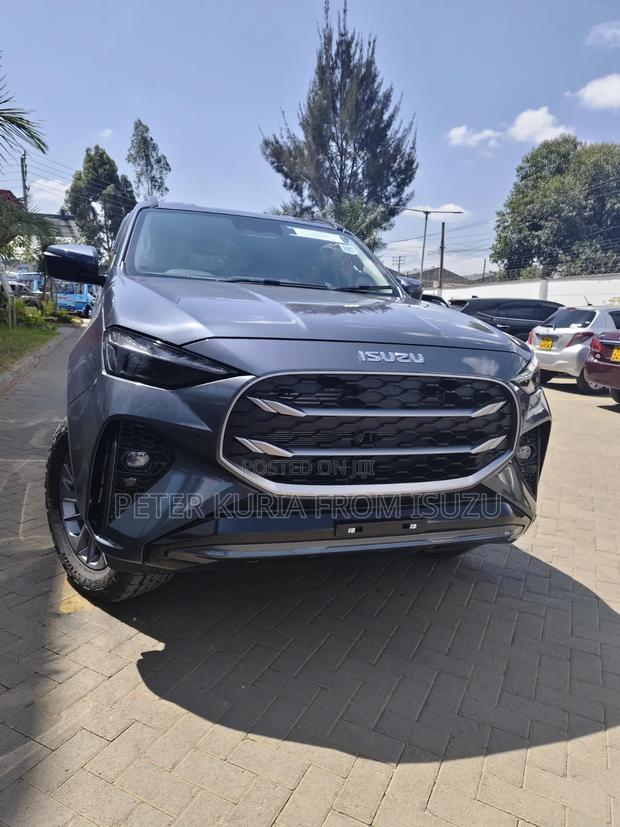 New Isuzu MU-X 2025 Gray