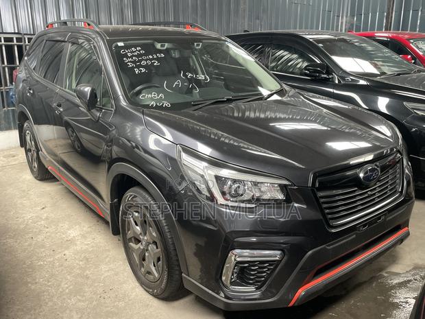 Subaru Forester Premium AWD 2019 Gray