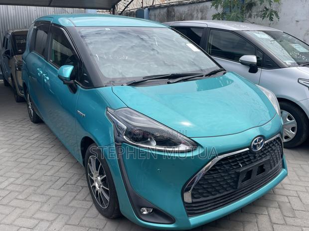 Toyota Sienta 1.5 Hybrid FWD 2020 Blue