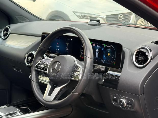 Mercedes-Benz B-Class 2019 Red