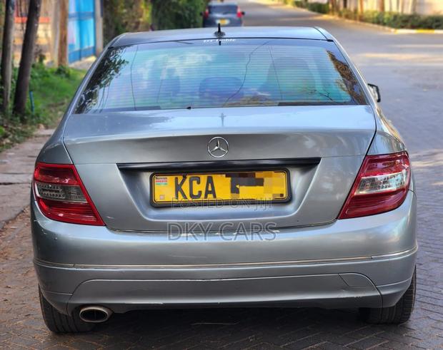 Mercedes-Benz C200 2010 Gray