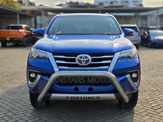 Toyota Fortuner 2.8 D AWD 2019 Blue
