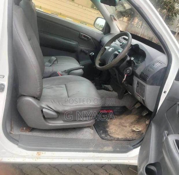 Toyota Hilux 2015 White