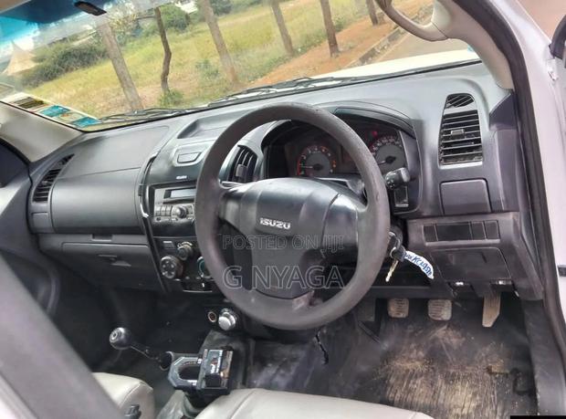 Isuzu D-MAX 2017 White