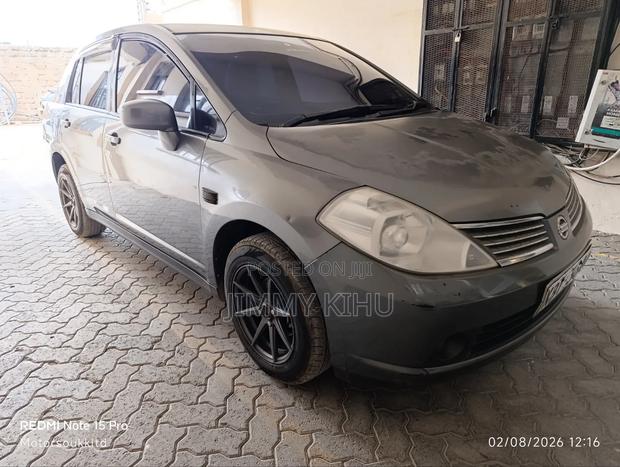 Nissan Tiida 2008 Gray