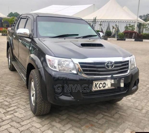 Toyota Hilux 2011 Black