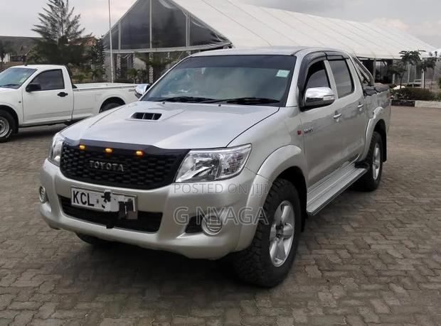 Toyota Hilux 2011 Beige