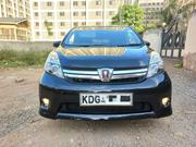Toyota ISIS 2014 Black for sale