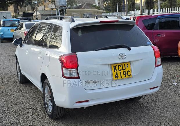 Toyota Corolla Fielder 2012 Off white