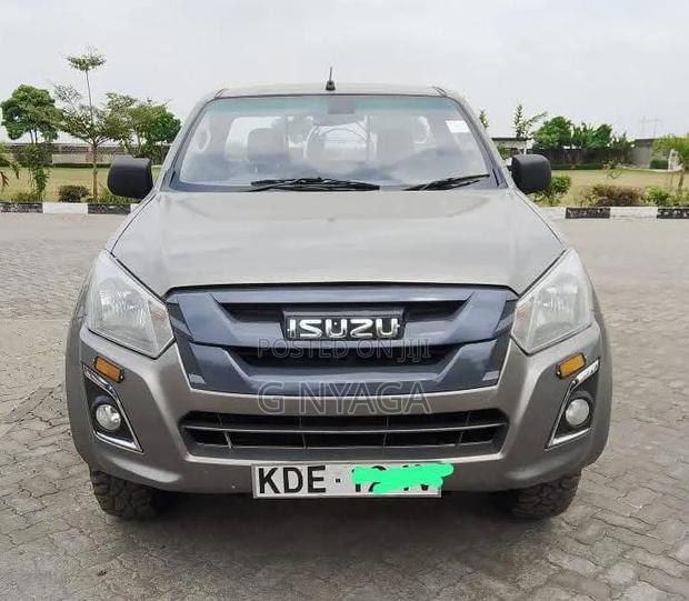 Isuzu D-MAX 2021 Gray