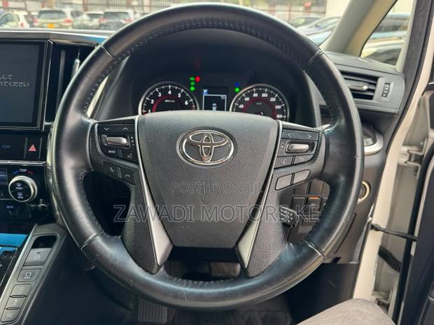 Toyota Vellfire 2019 White