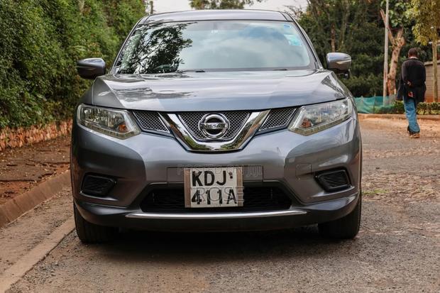 Nissan X-Trail 2015 Gray