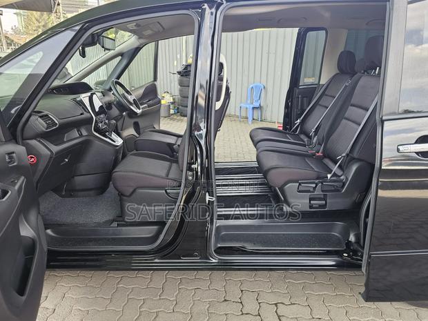 Nissan Serena 2019 Matt Black