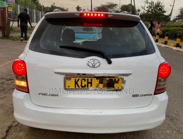 Toyota Corolla Fielder 2010 White