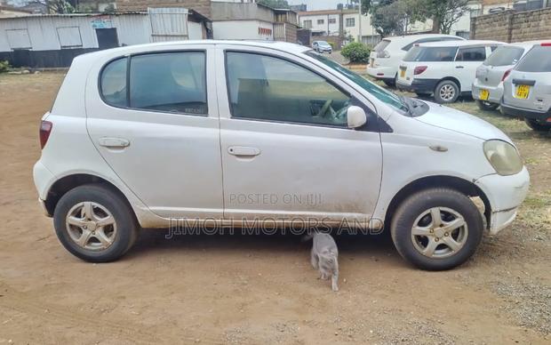Toyota Vitz 2004 White