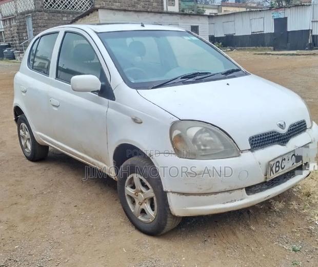 Toyota Vitz 2004 White