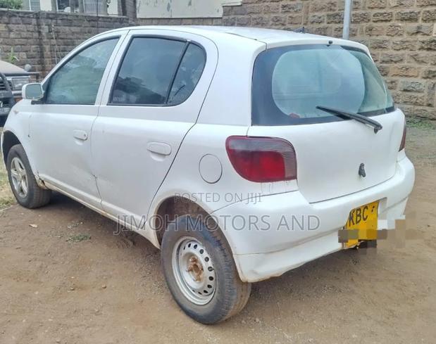 Toyota Vitz 2004 White