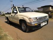 Toyota Hilux 2000 White for sale