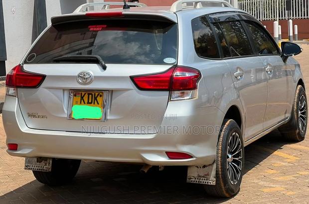 Toyota Corolla Fielder 2015 Silver
