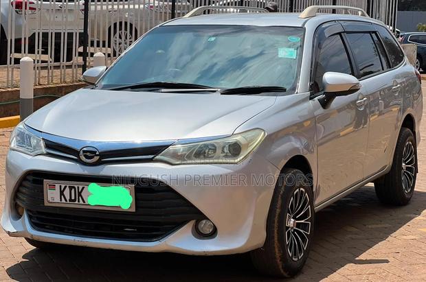 Toyota Corolla Fielder 2015 Silver