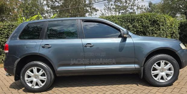 Volkswagen Touareg 2006 Blue