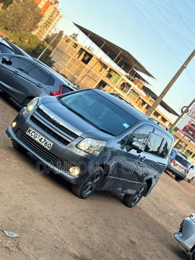 Toyota Noah 2007 Black