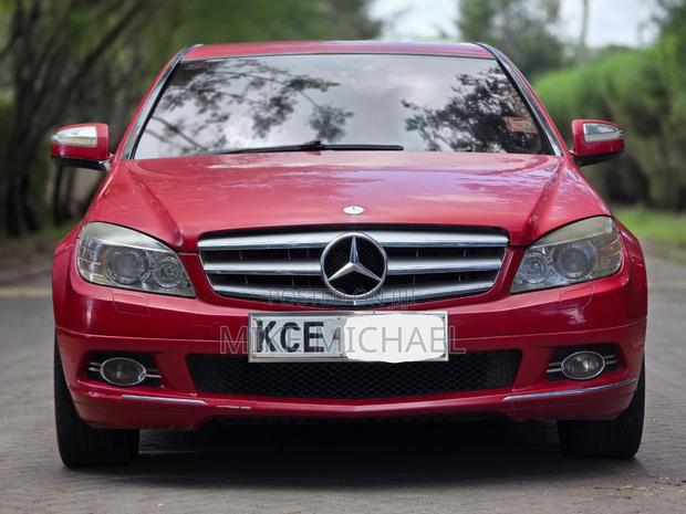 Mercedes-Benz C200 2008 Red