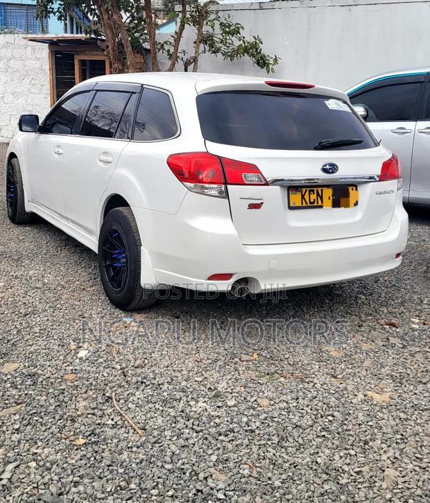 Subaru Legacy 2009 White