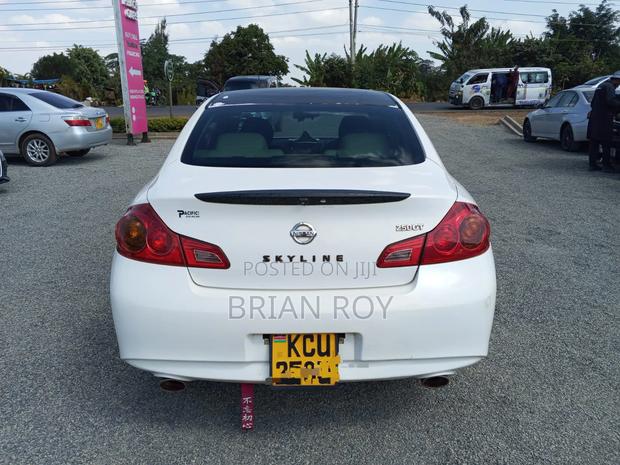 Nissan Skyline 2008 White