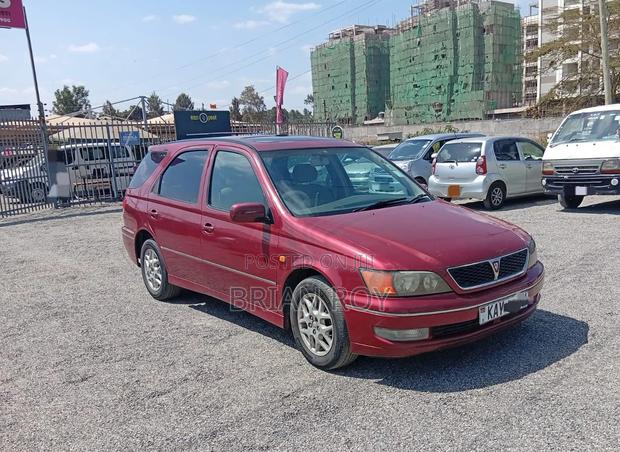 Toyota Vista 2000 Red