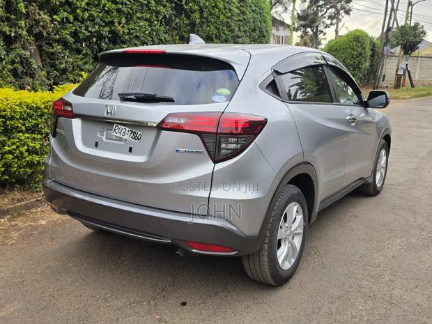 Honda Vezel 2019 Silver