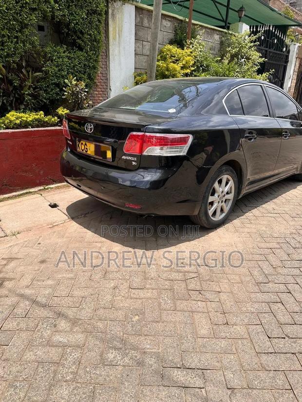 Toyota Avensis 2014 Black