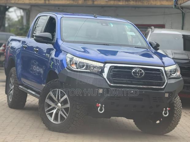 Toyota Hilux 2019 Blue